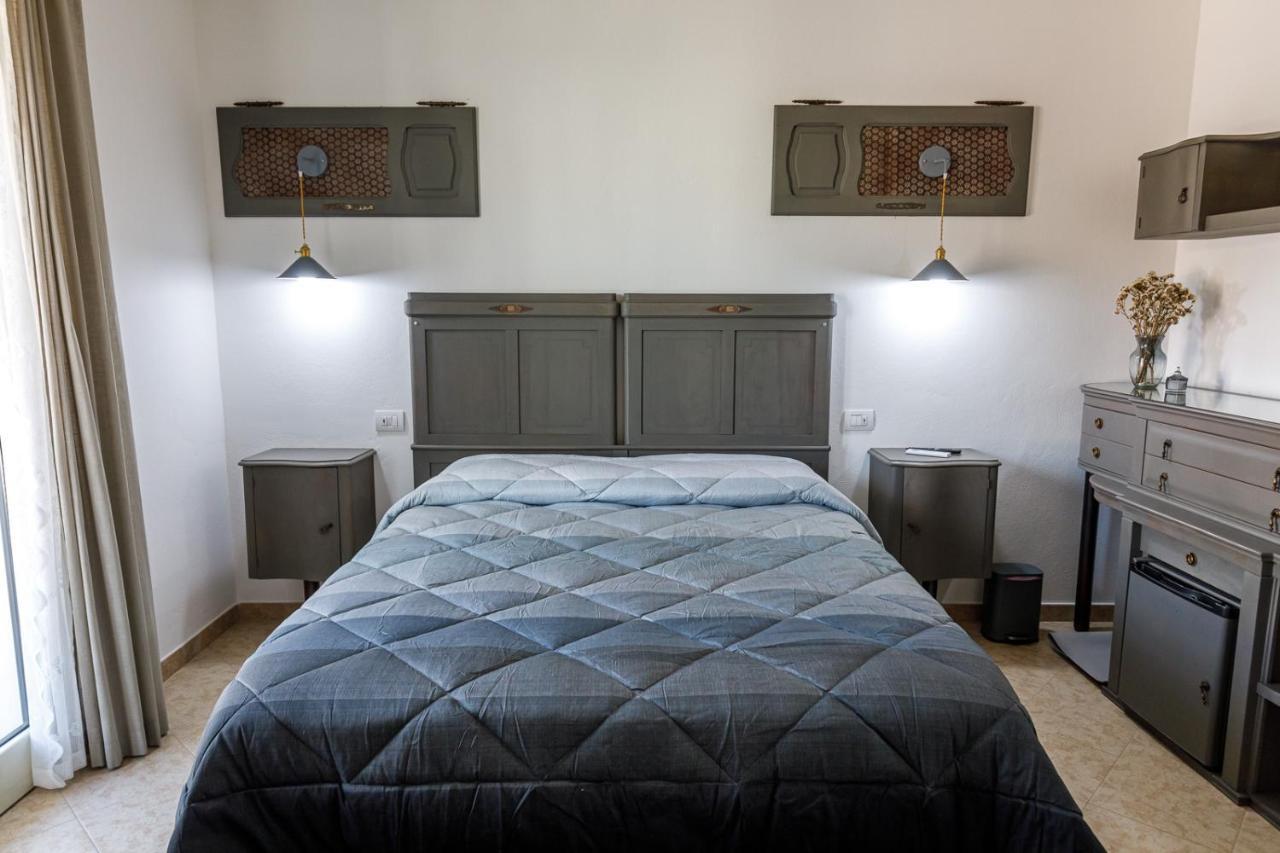 Hotel Domo Anna à Villasimius Extérieur photo