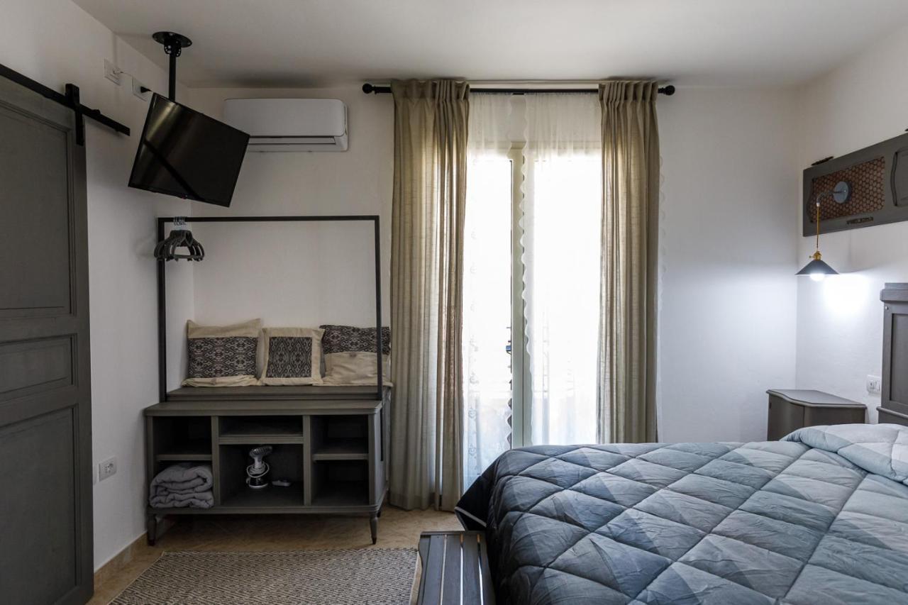 Hotel Domo Anna à Villasimius Extérieur photo